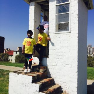 Constitution Hill: Children on the ramparts of the Old Fort