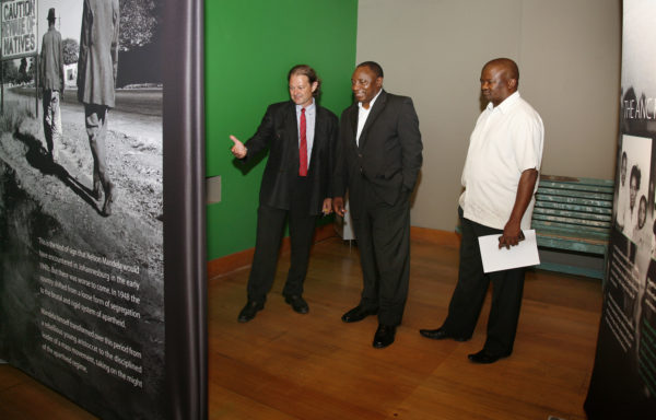 Constitution Hill: Christopher Till, pictured with Cyril Ramaphosa and Bantu Holomisa at the Apartheid Museum. (Image: supplied)